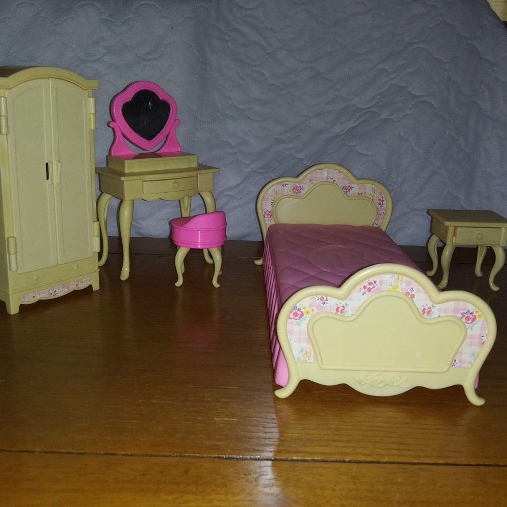 Vintage 1996 Barbie Bedroom Furniture Set